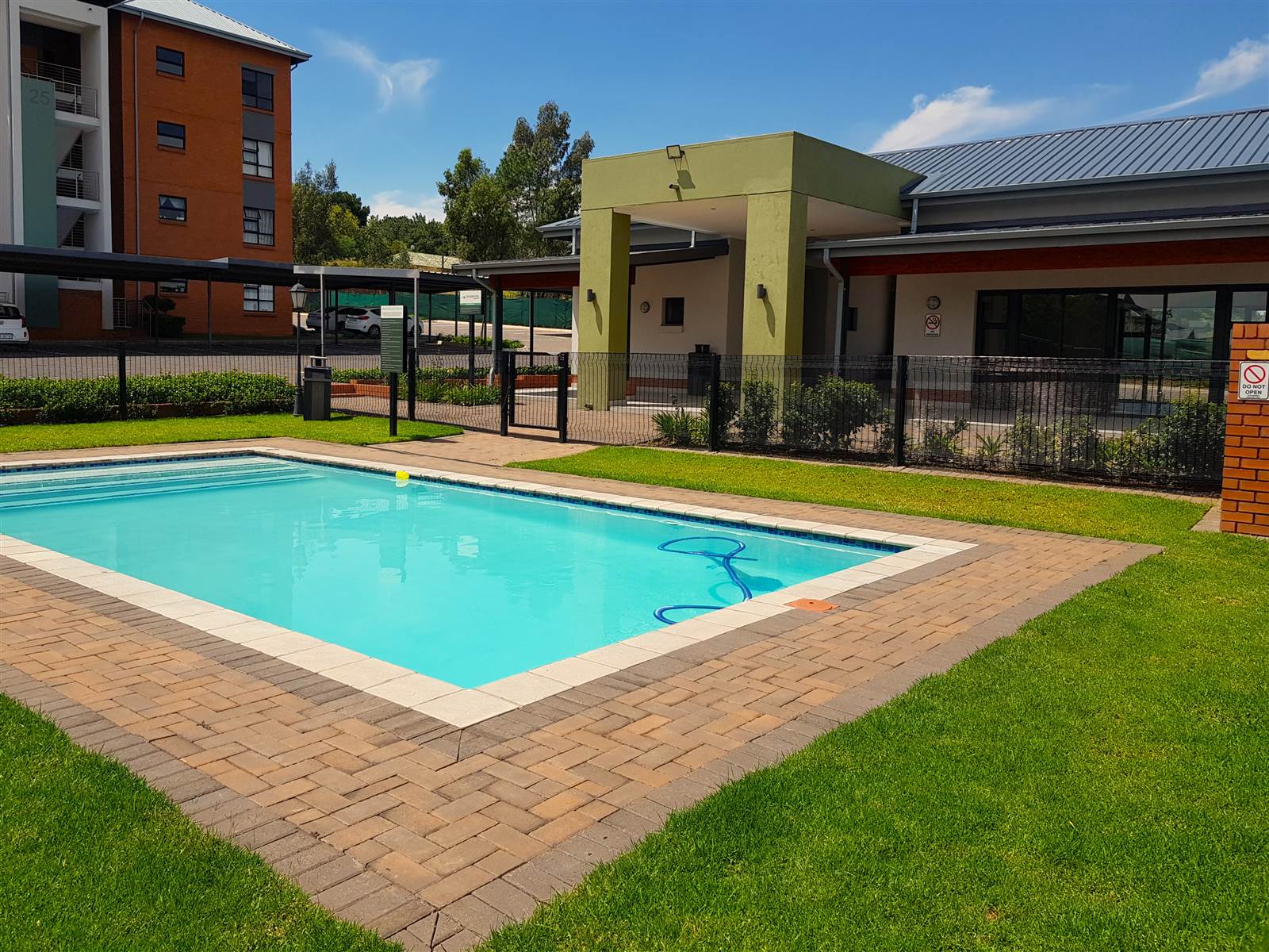 2 Bed Apartment in Modderfontein photo number 12