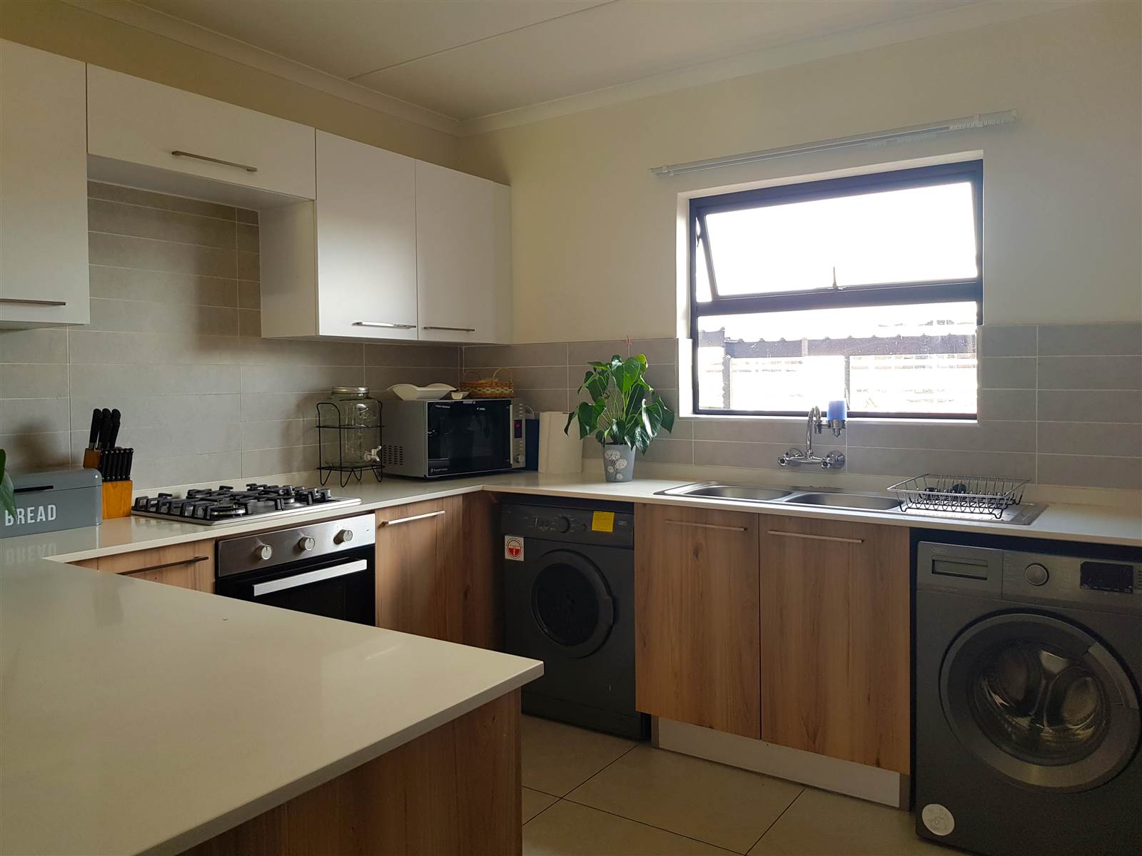 2 Bed Apartment in Modderfontein photo number 2