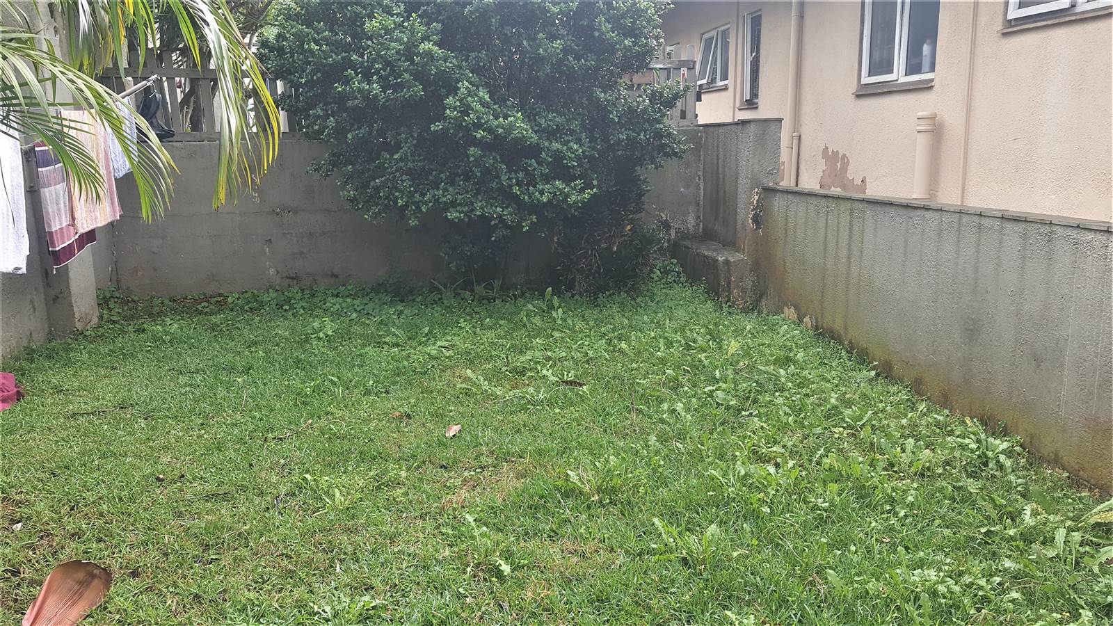 2 Bed Townhouse in Doonside photo number 17