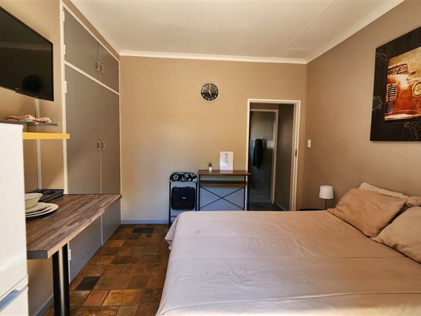 Bachelor apartment in Kathu