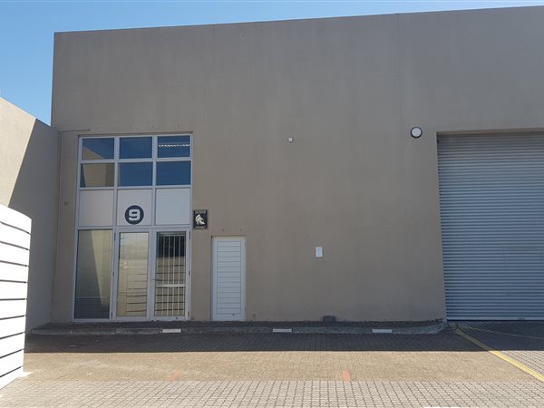 535  m² Industrial space in Brackenfell Central