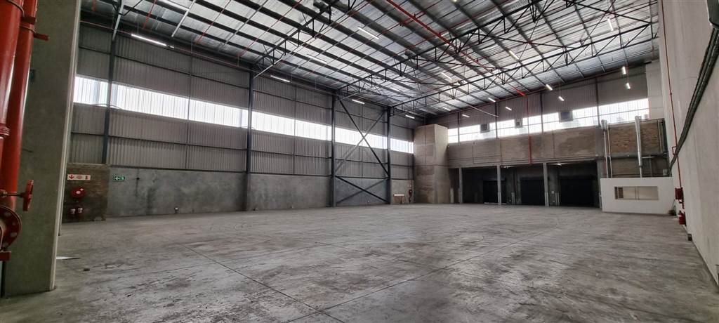 1316  m² Industrial space in Everite Industria photo number 2