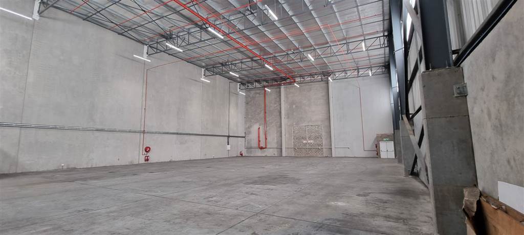 1316  m² Industrial space in Everite Industria photo number 5