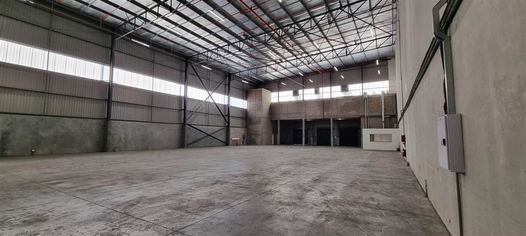 1316  m² Industrial space in Everite Industria photo number 4