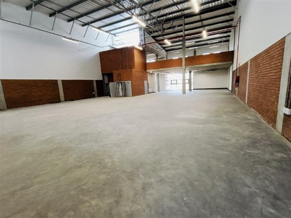 605  m² Industrial space