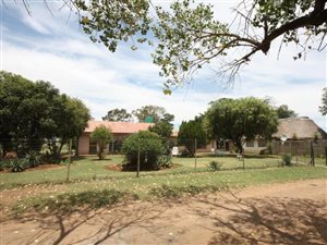 8 ha Farm in Zuurfontein