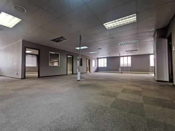 328  m² Office Space