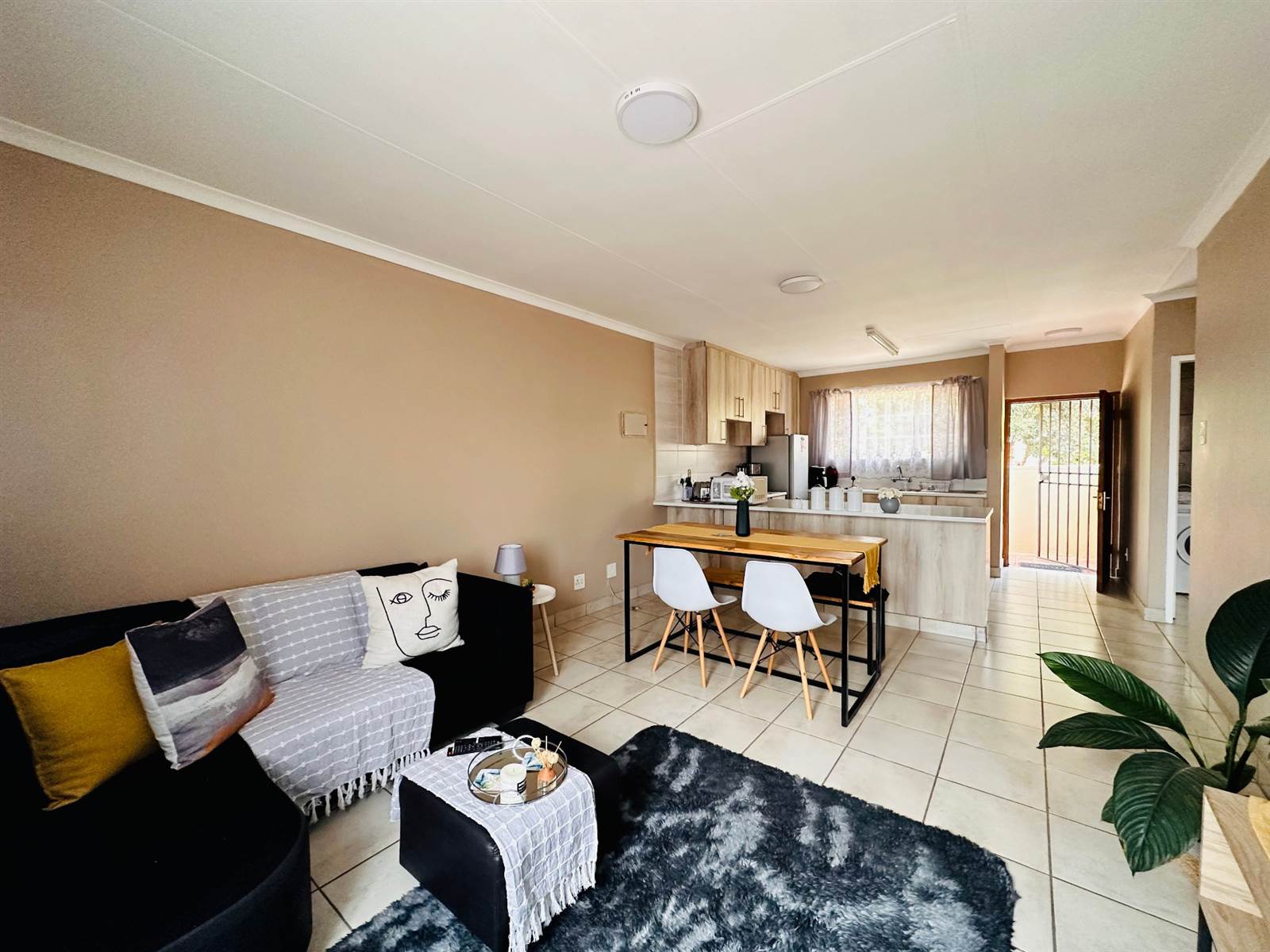 1 Bed Townhouse in Centurion CBD photo number 5