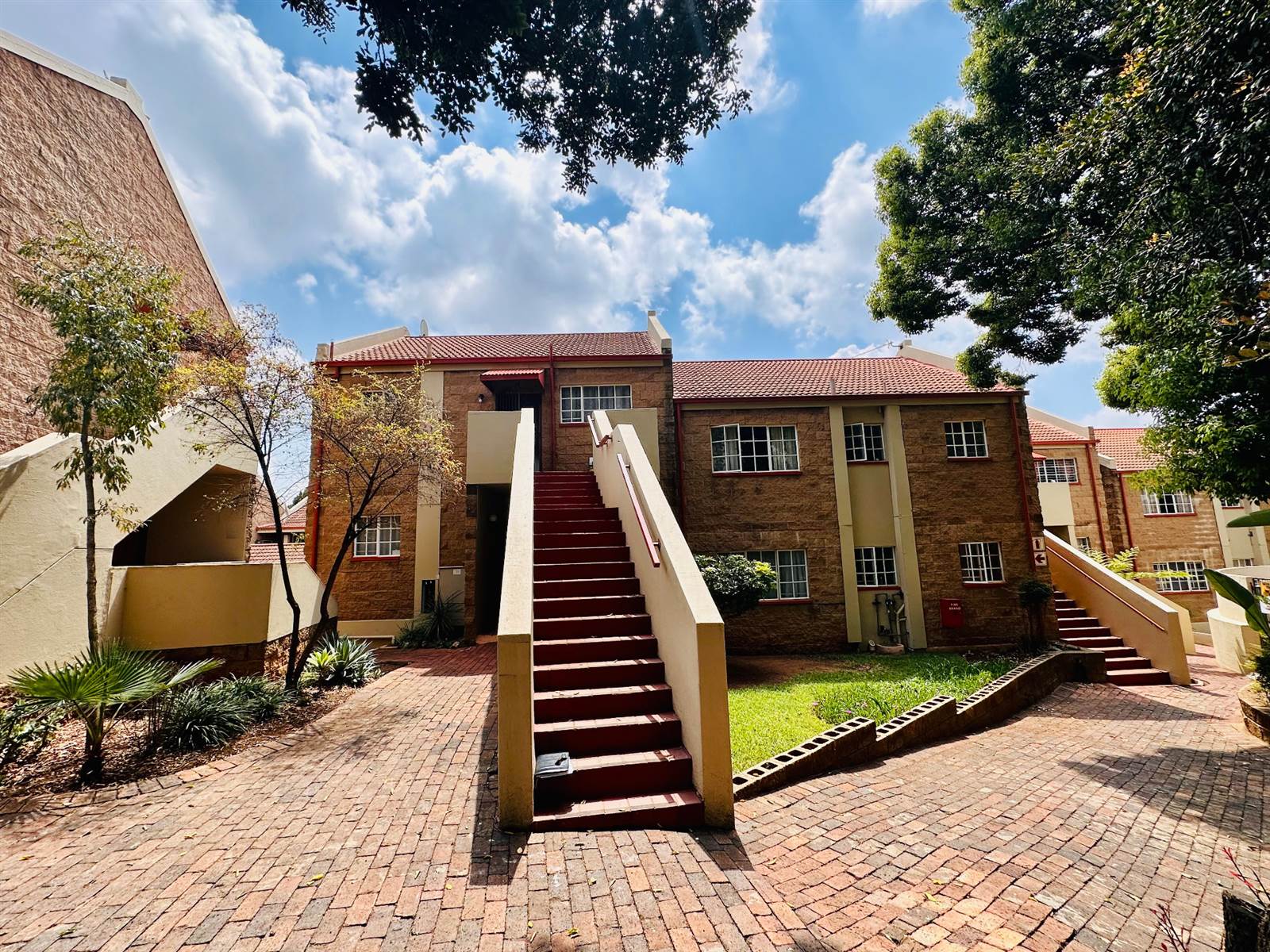 1 Bed Townhouse in Centurion CBD photo number 11