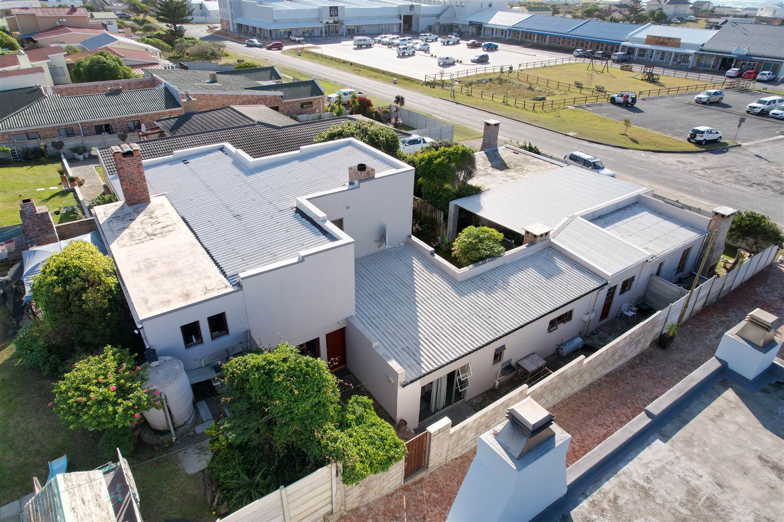 8 Bed House in Struisbaai photo number 2