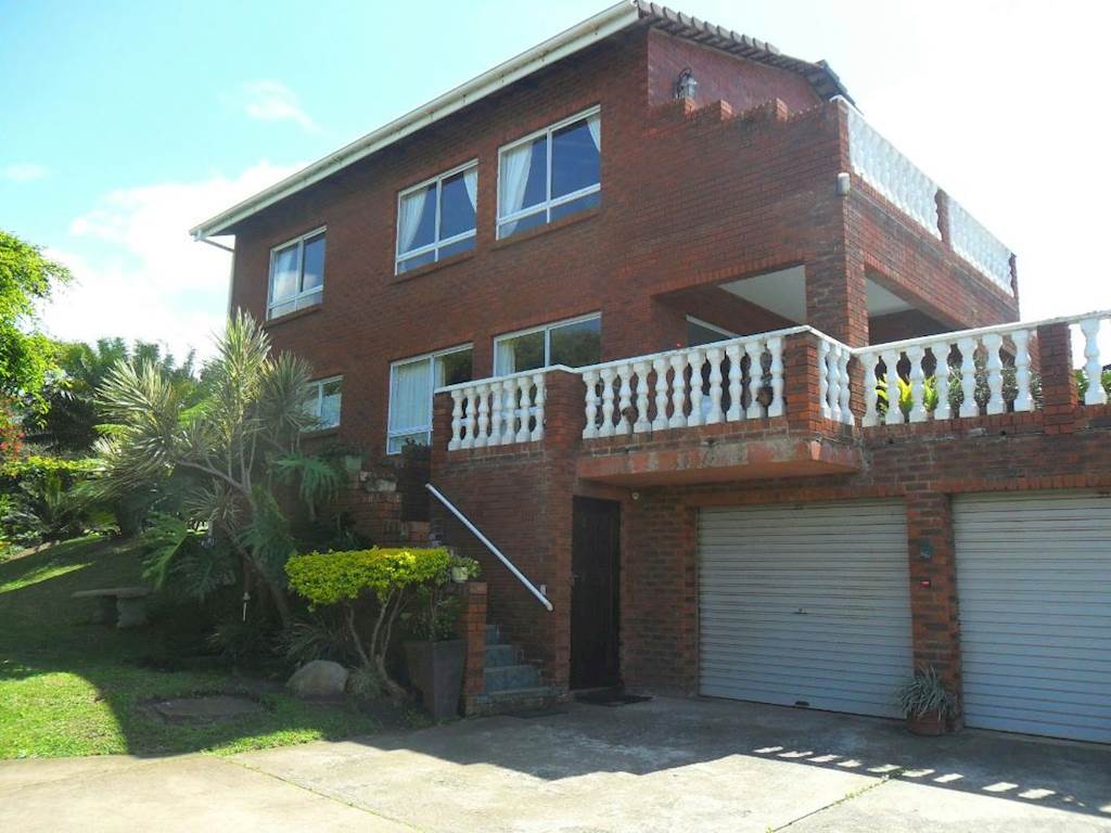 4 Bed House in Port Edward photo number 1