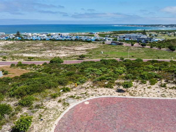 405 m² Land available in Stilbaai