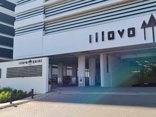 270  m² Office Space in Illovo