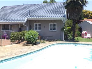 3 Bed House in Highway Gardens