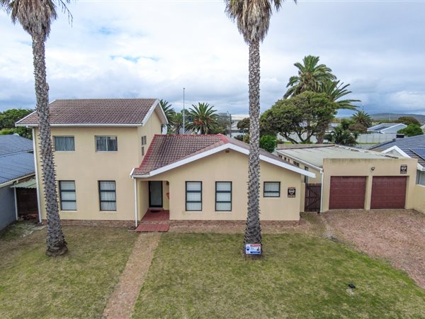3 Bedroom House 3 Bedroom House