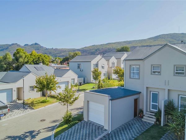 2 Bedroom House 2 Bedroom House