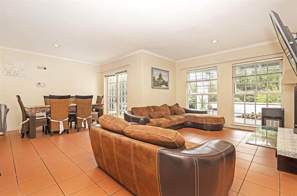 3 Bed House in Zevenwacht Country Estate photo number 7