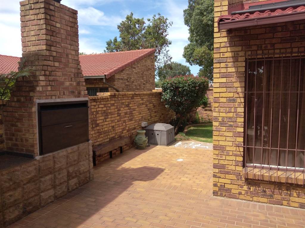 3 Bed House in Beyers Park photo number 9