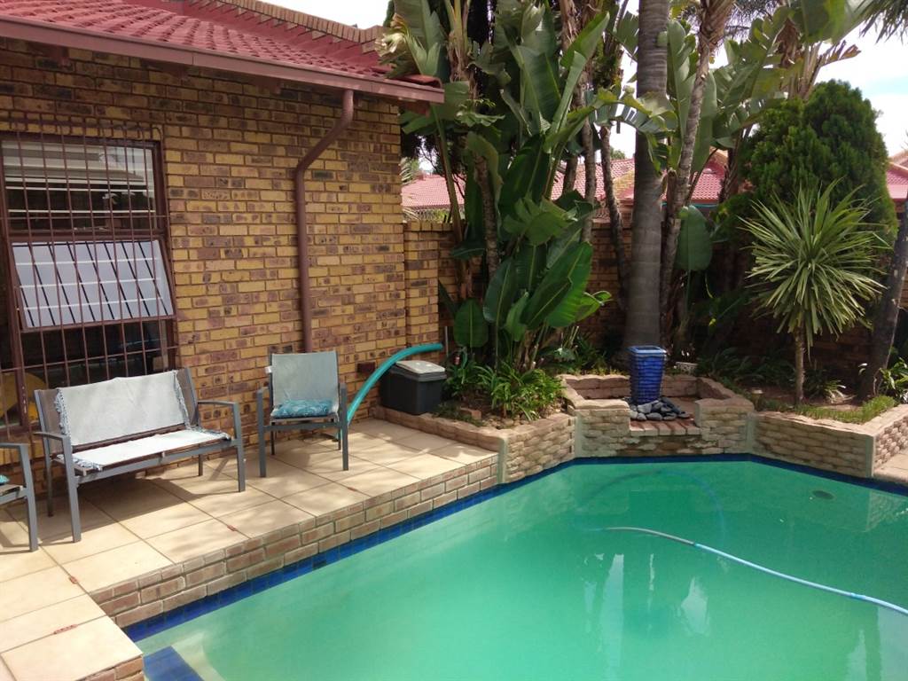 3 Bed House in Beyers Park photo number 11