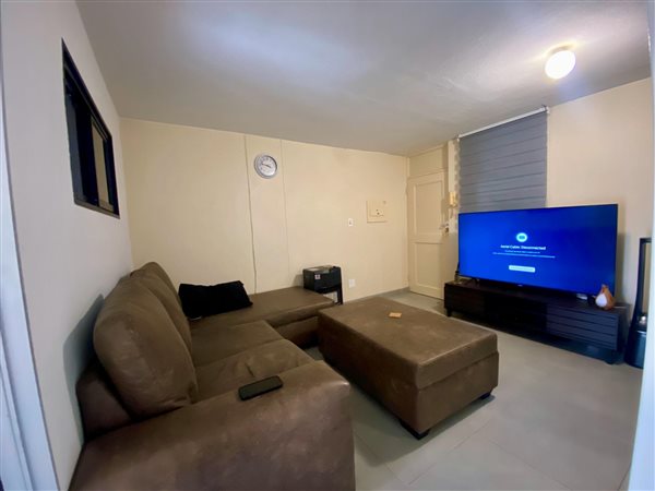 1 Bedroom Flat 1 Bedroom Flat
