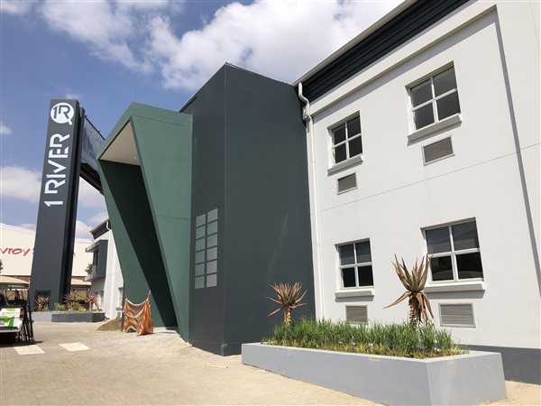 167  m² Commercial space in Halfway Gardens