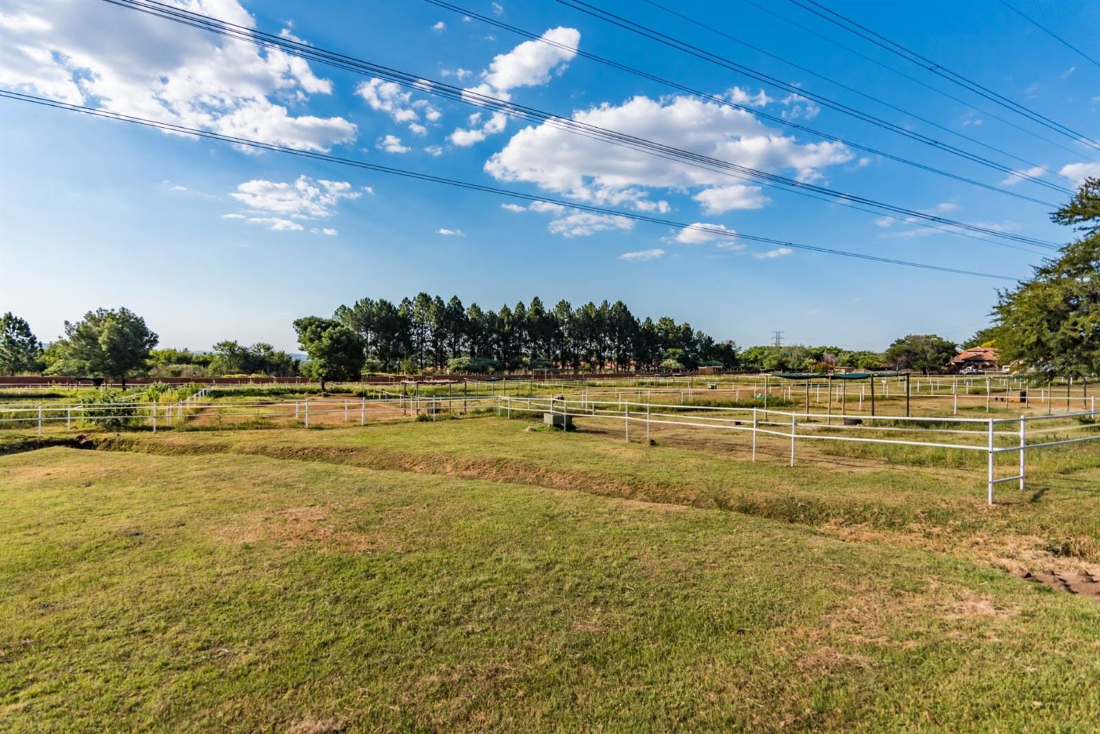 1 ha Land available in Mooikloof Equestrian Estate photo number 13