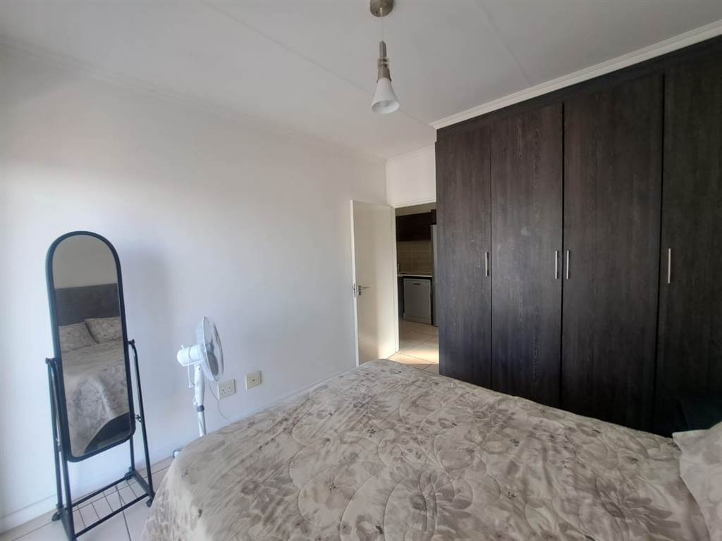 1 Bed Apartment in Olivedale photo number 11