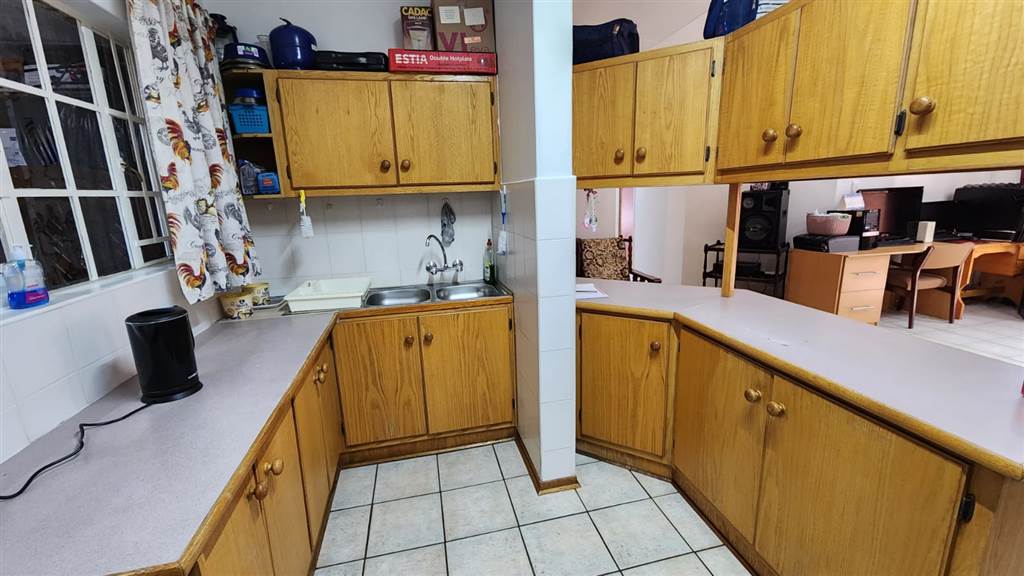 3 Bed Townhouse in Uitsig photo number 17