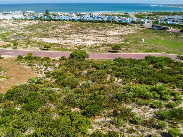 486 m² Land available in Stilbaai