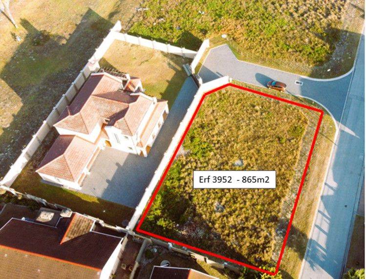 865 m² Land available in Summerstrand photo number 1