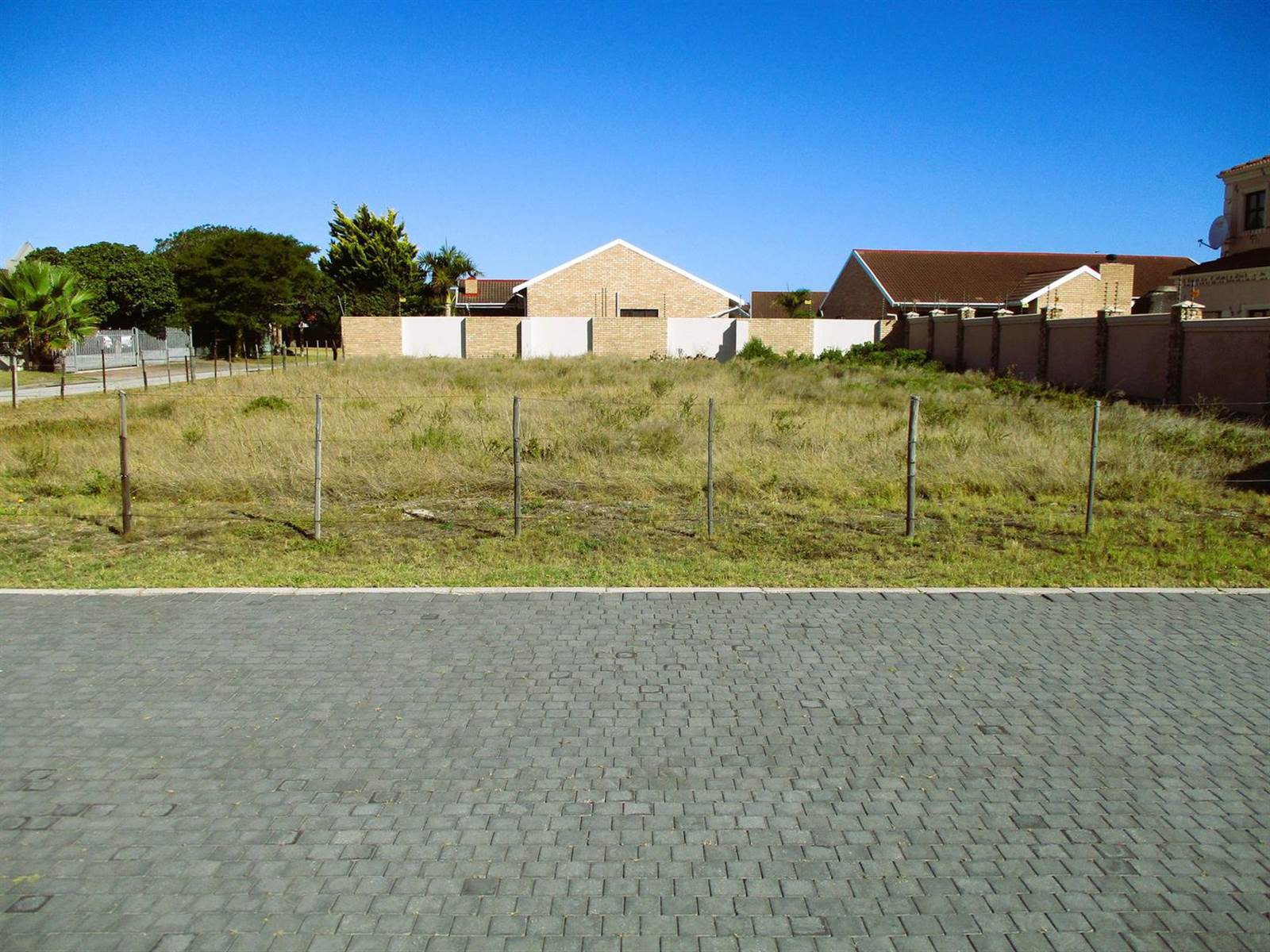 865 m² Land available in Summerstrand photo number 2