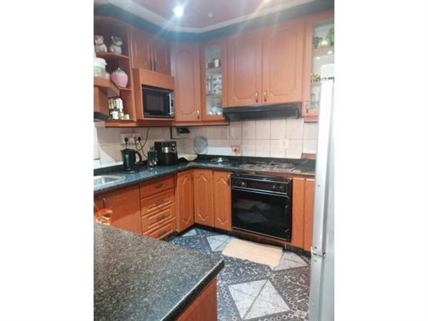 3 Bed House in Westcliff