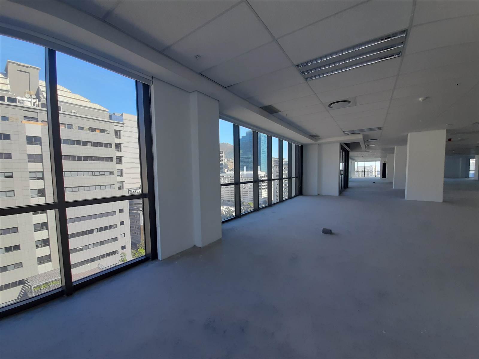 1042  m² Commercial space in Cape Town City Centre photo number 11