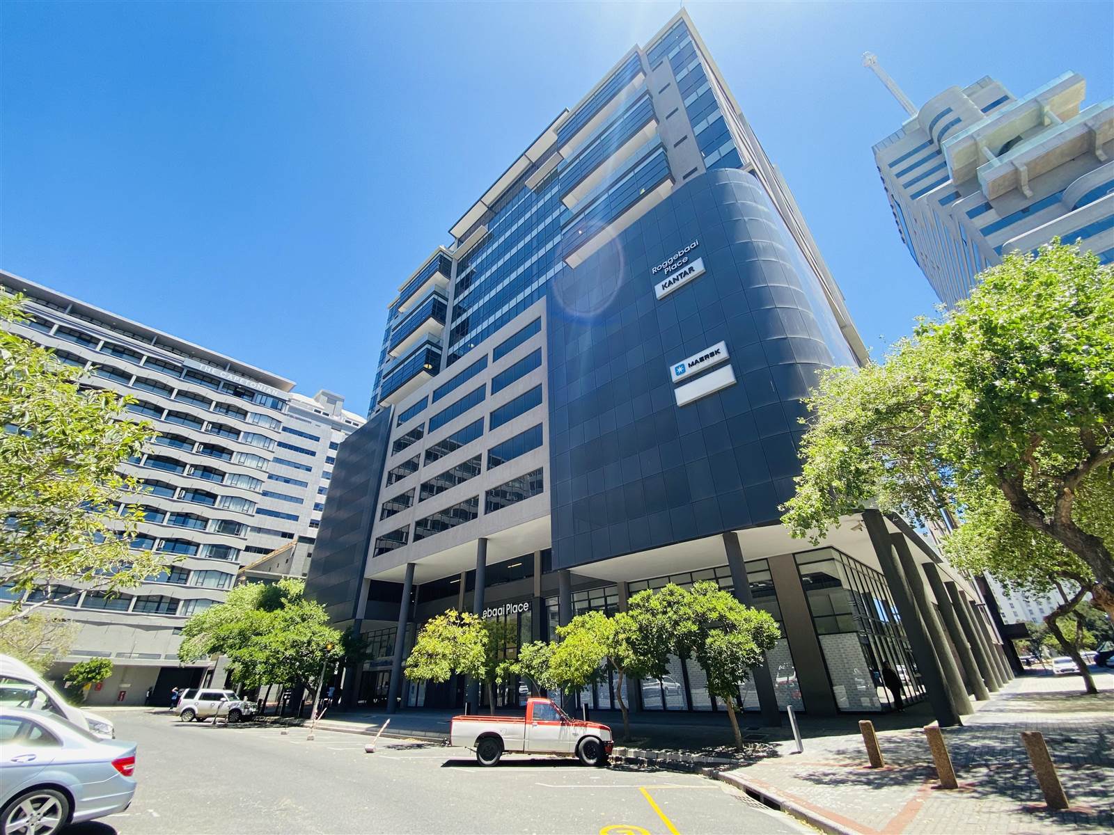 1042  m² Commercial space in Cape Town City Centre photo number 1