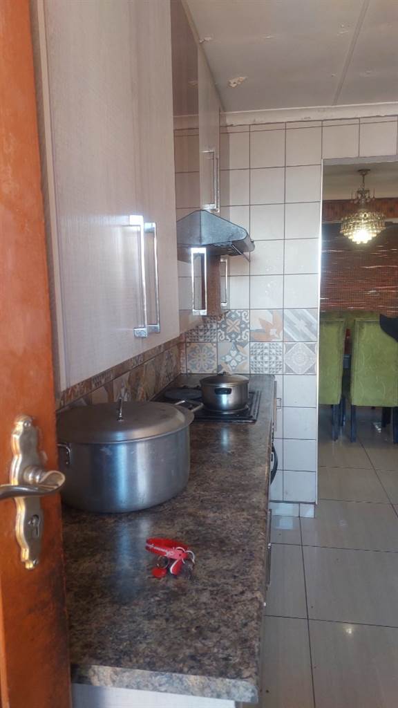 3 Bed House in Sebokeng Zone 10 photo number 3