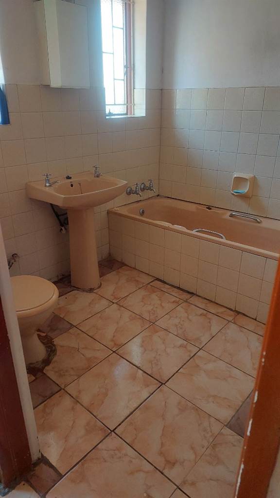 3 Bed House in Sebokeng Zone 10 photo number 17