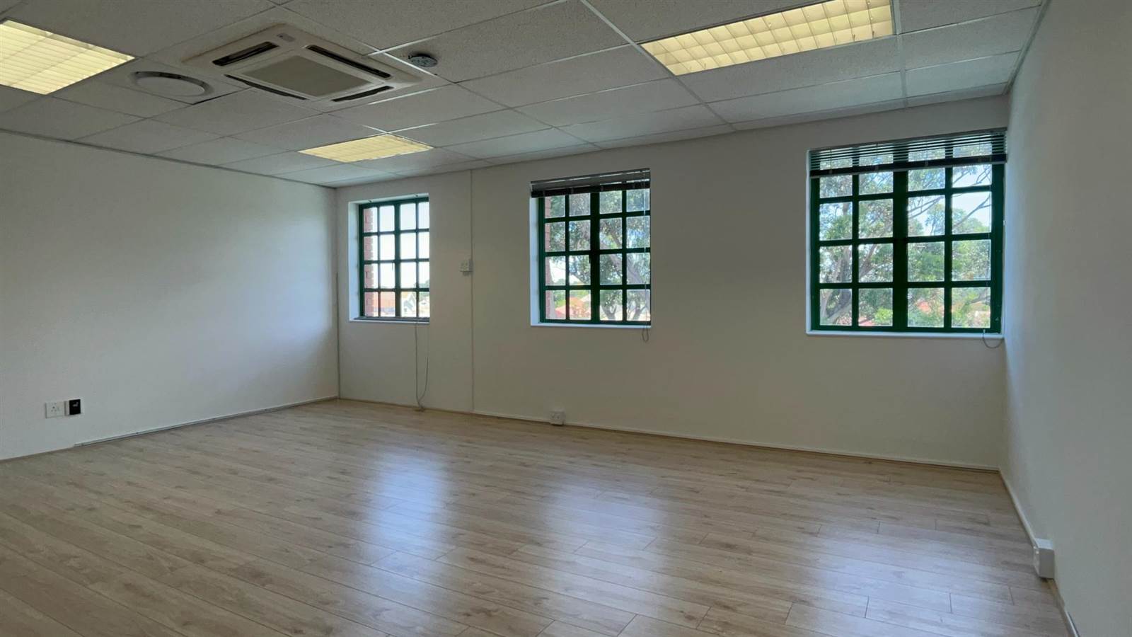 3633  m² Office Space in Claremont photo number 10