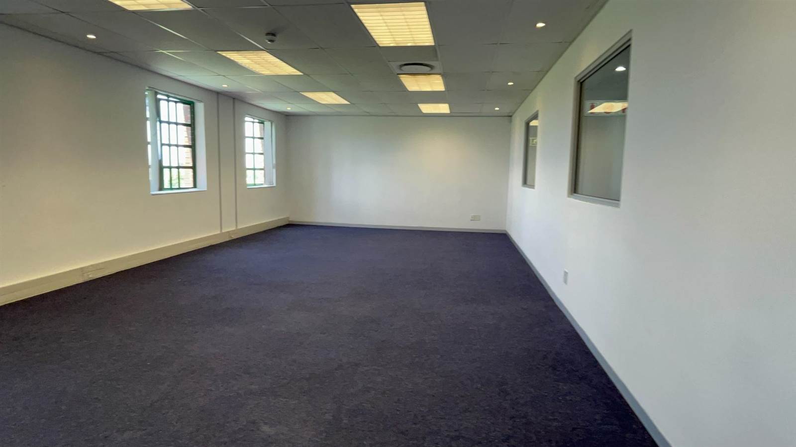 3633  m² Office Space in Claremont photo number 14
