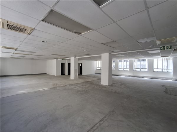 200  m² Commercial space