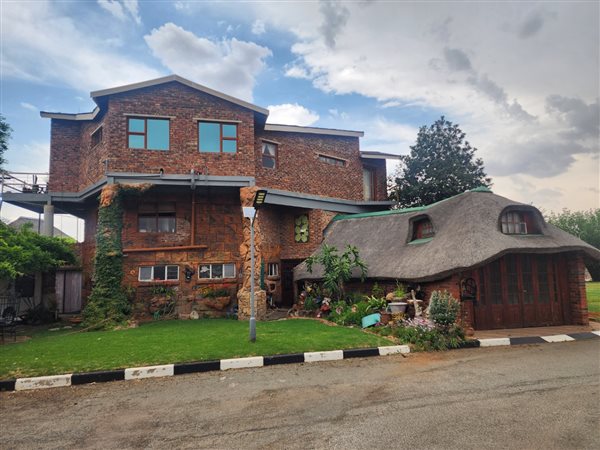 4 Bedroom House 4 Bedroom House
