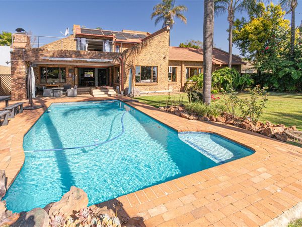 4 Bedroom House 4 Bedroom House