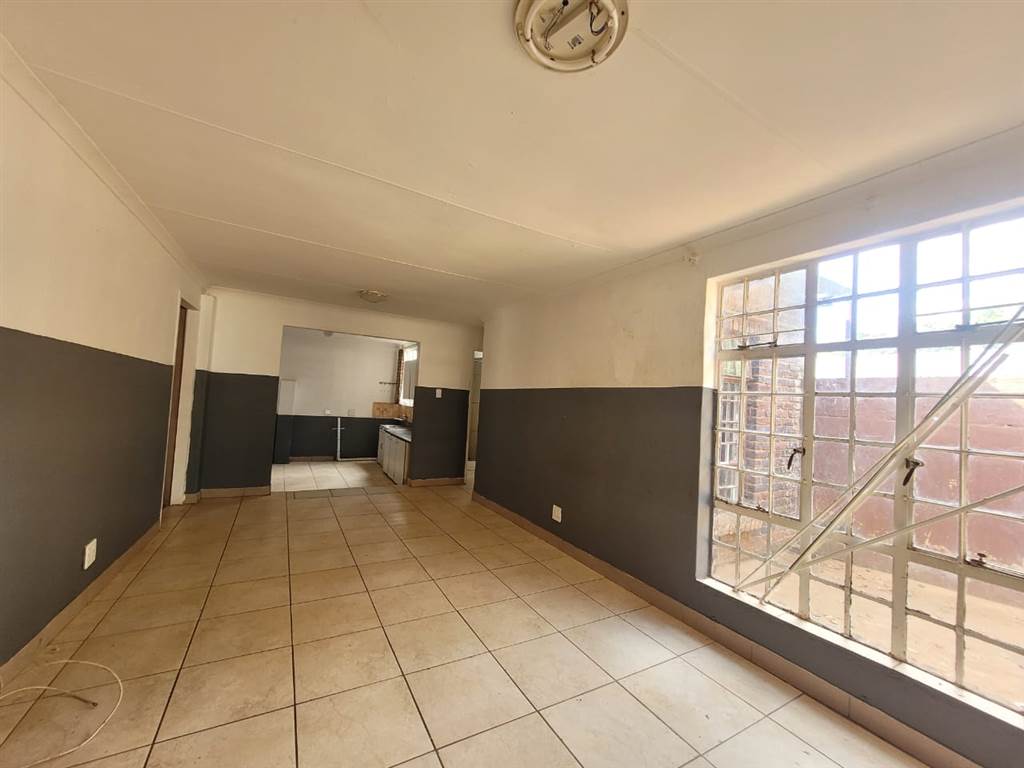2.5 Bed House in Randfontein photo number 2