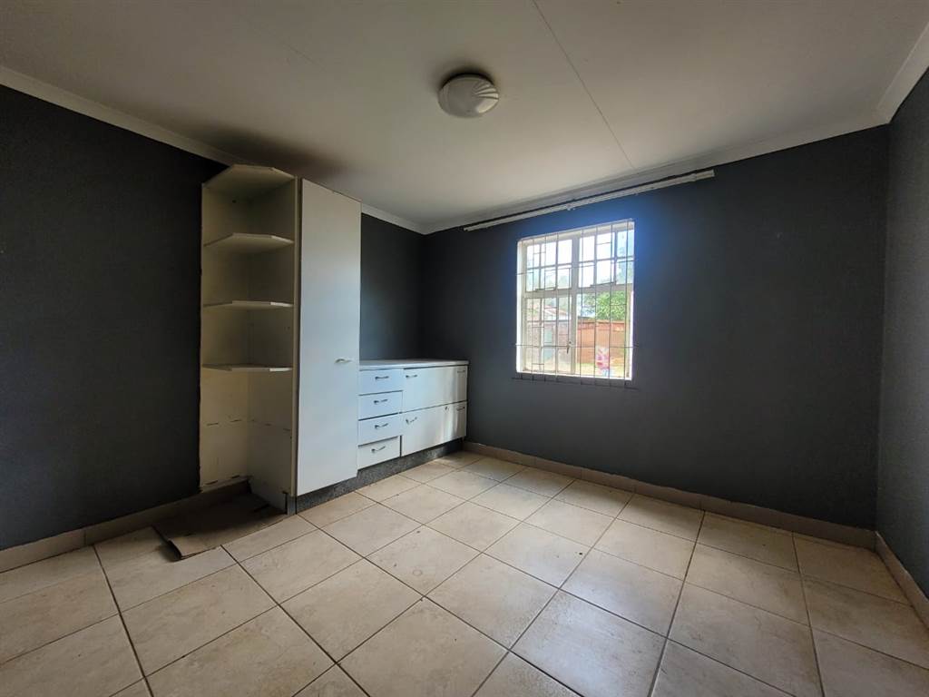 2.5 Bed House in Randfontein photo number 5