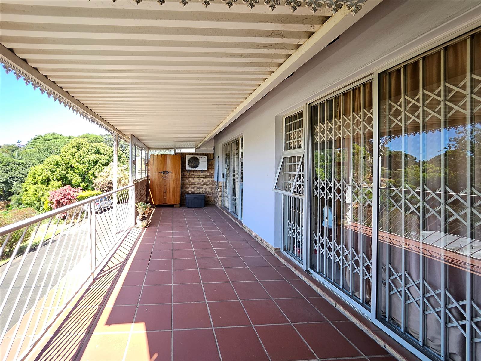 3 Bed Townhouse in Amanzimtoti photo number 11