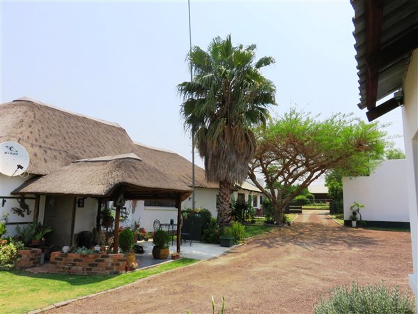 9 Bed House in Oranjeville