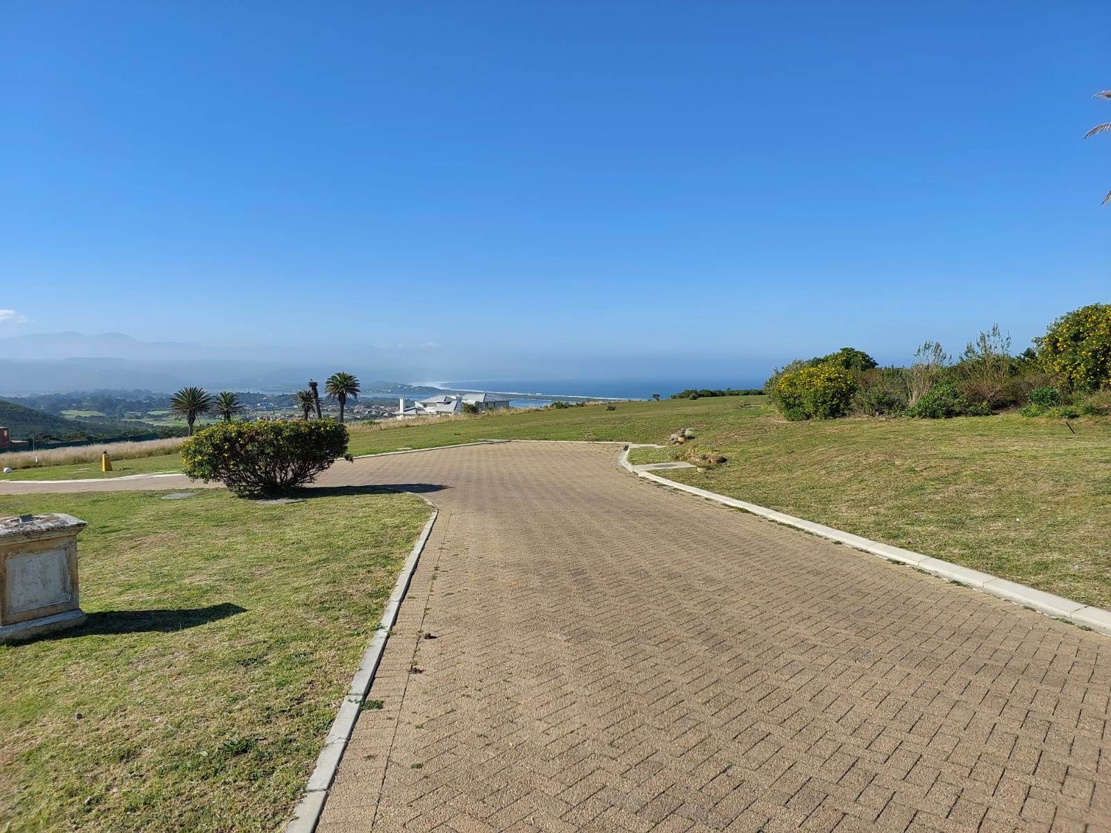 854 m² Land available in Baron View photo number 6
