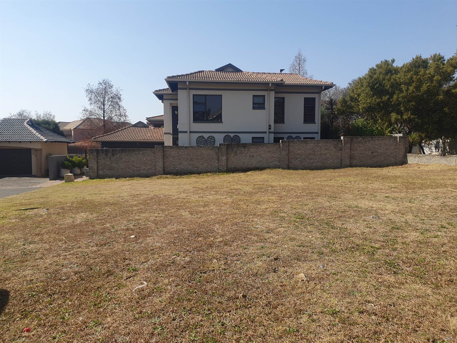 530 m² Land available in Greenstone Hill photo number 3