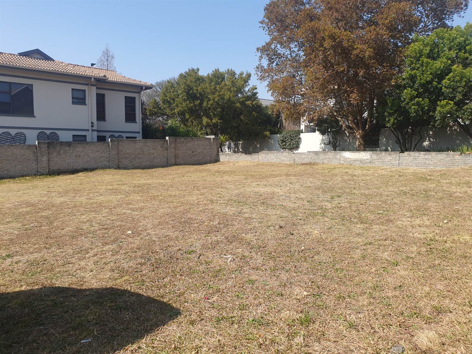 530 m² Land available in Greenstone Hill photo number 2