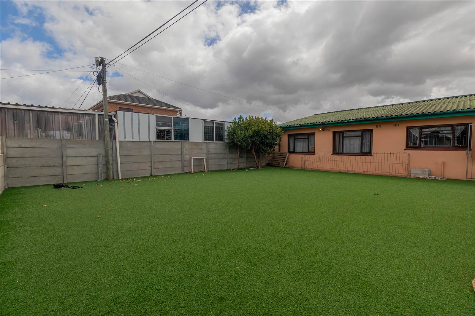 4 Bed House in Grassy Park photo number 21
