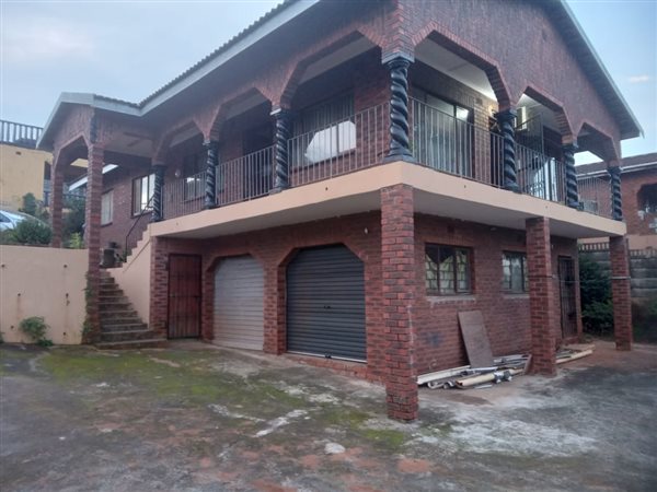 4 Bed House in Lotus Park